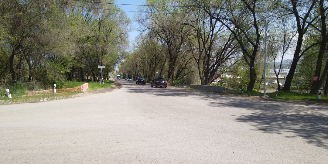 Как я ездил на экскурсию по платной автотрассе в сторону Китая, где 150 км нет инфраструктуры