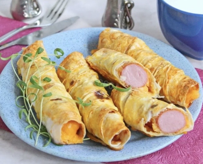 Закуска в лаваше из капусты с сосиской. Вкусный перекус за несколько минут