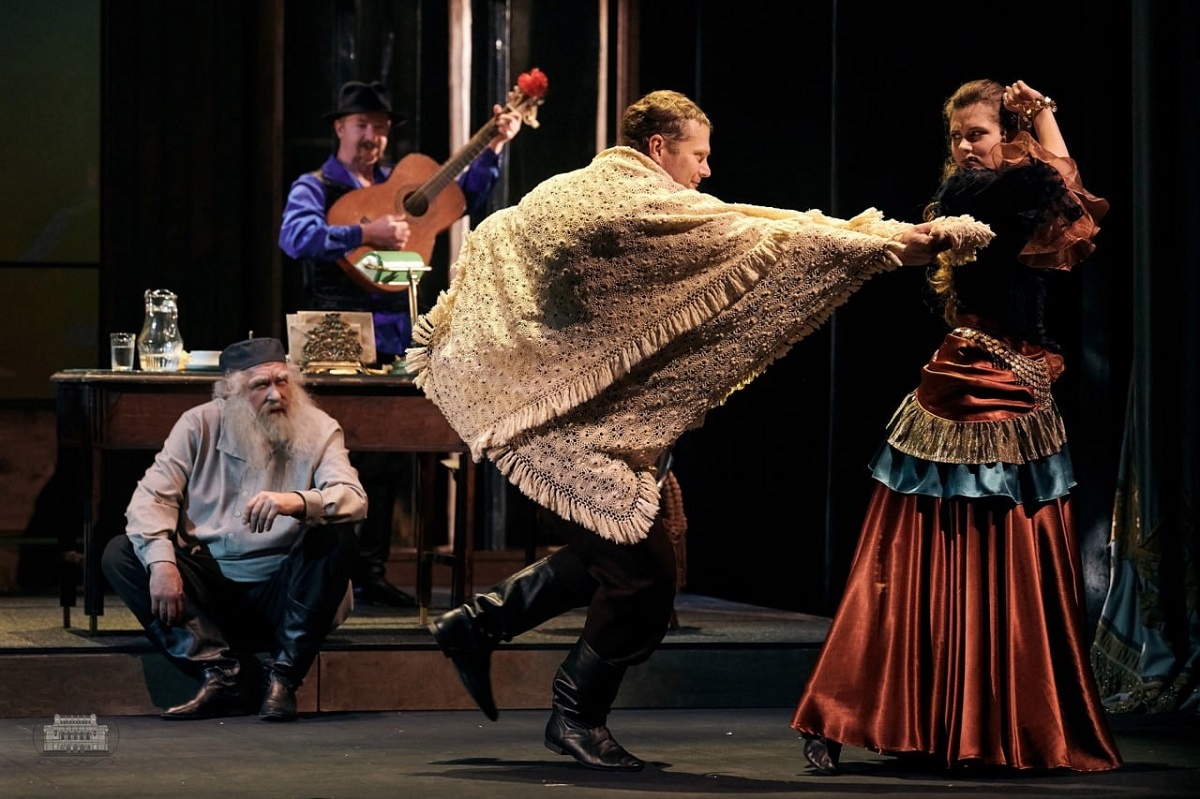    Откроет гастроли постановка 2024 года - спектакль «Живой»