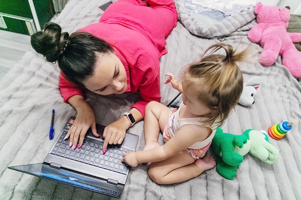    Для оформления выплаты родители и дети должны быть гражданами России ИВАНОВА Диана