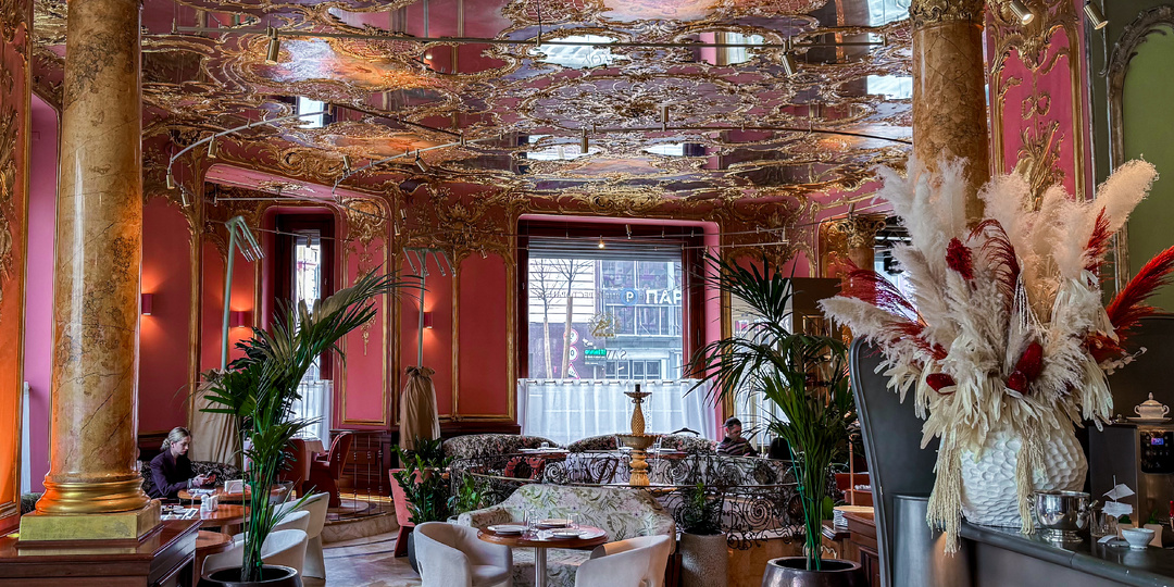Легендарный «Савой»: сколько стоит завтрак среди лепнины, позолоты и вековых историй
