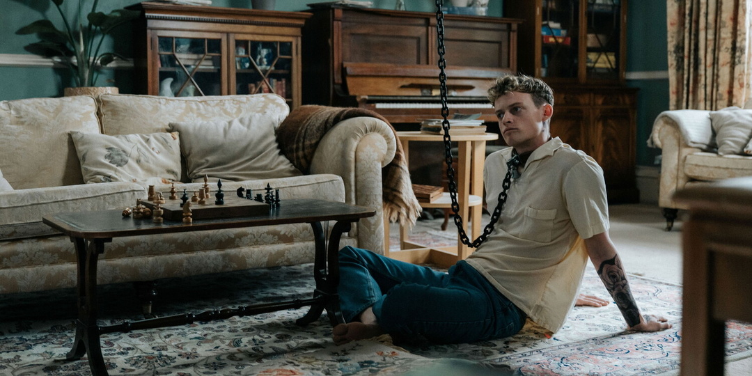 Фильм "На цепи" (2025): Стокгольмский синдром как метод воспитания