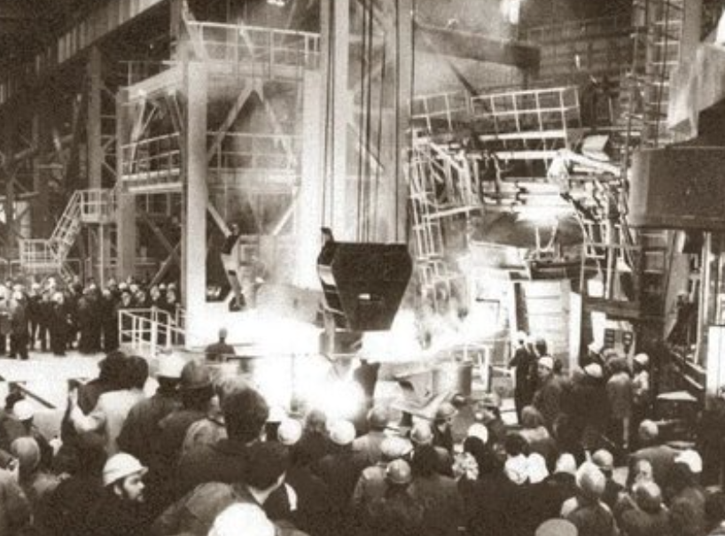 Первая плавка стального литья на Литейном заводе КамАЗа. Источник: https://realnoevremya.ru/articles/173258-fotomarafon-100-letie-tassr-stroitelstvo-liteynogo-zavoda-kamaza-1970-e