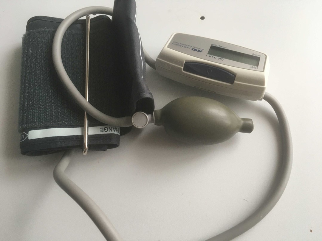      Иңбаш сызлау нәрсәгә бәйле?