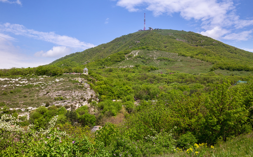 Гора Машук в Пятигорске: путешествие к исторической вершине с красивейшими панорамами