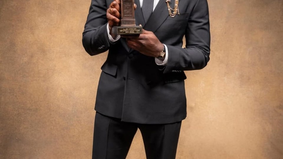 Паапа Эссьеду (Северус Снейп) стал лауреатом премии Лоуренса Оливье за лучшую роль второго плана в спектакле "Все мои сыновья