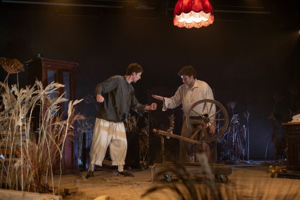    Фото предоставлены пресс-службой театра. Фотограф Мария Ямпольская Источник фото: Театр To Go