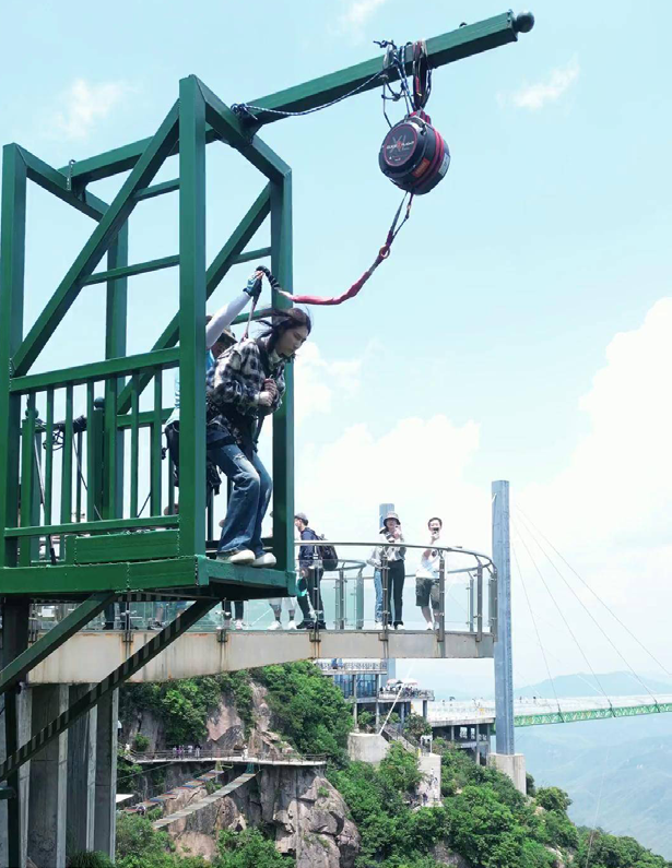 The slow-motion bungee jump at Yunshang Grassland, China. Courtesy of Yunshang Grassland