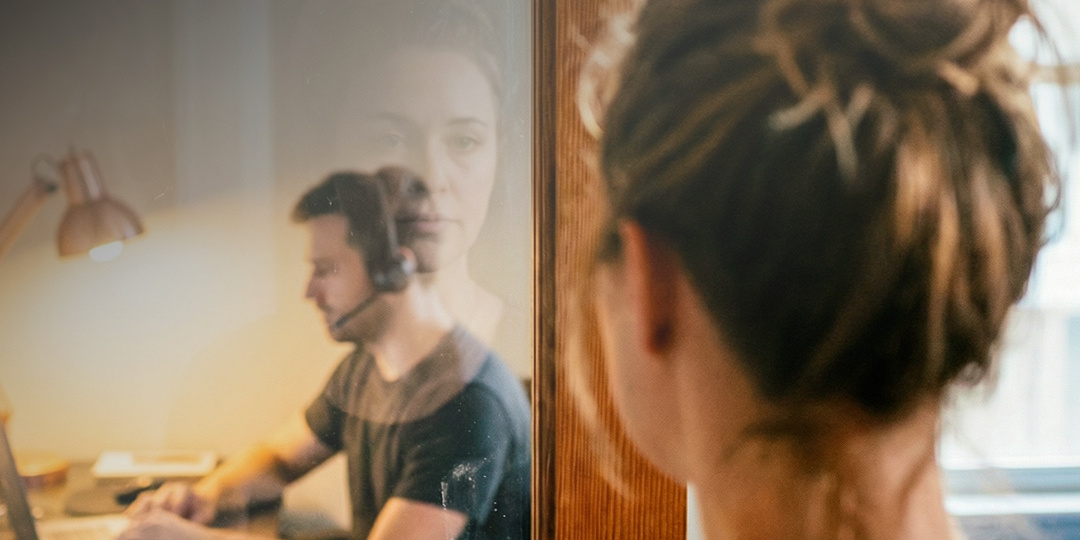 Легальный побег: почему мужчины прячутся в офисе?