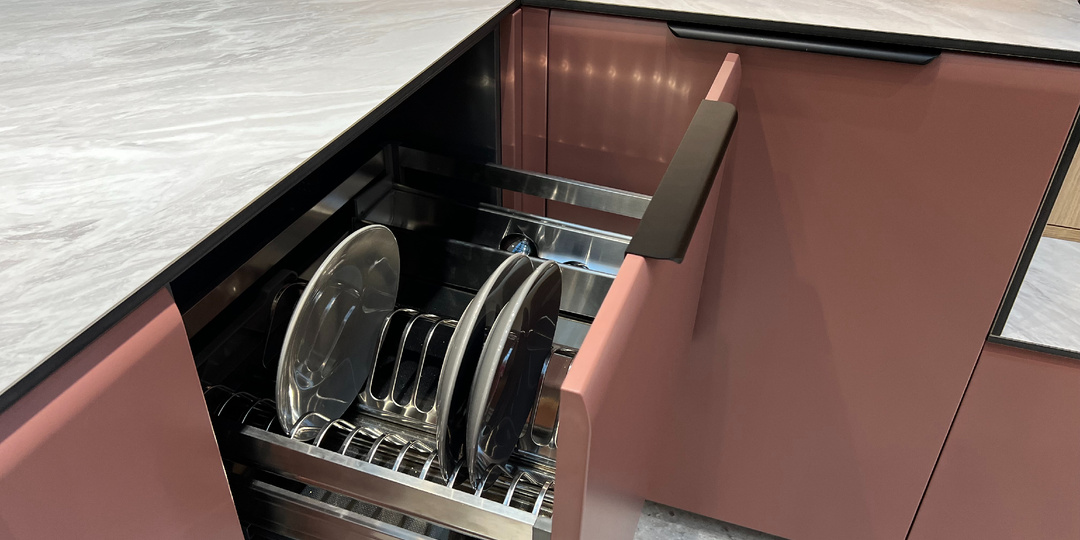 Антирейтинг: 10 дизайнерских идей для кухни в хрущёвке, которые разочаруют вас через год