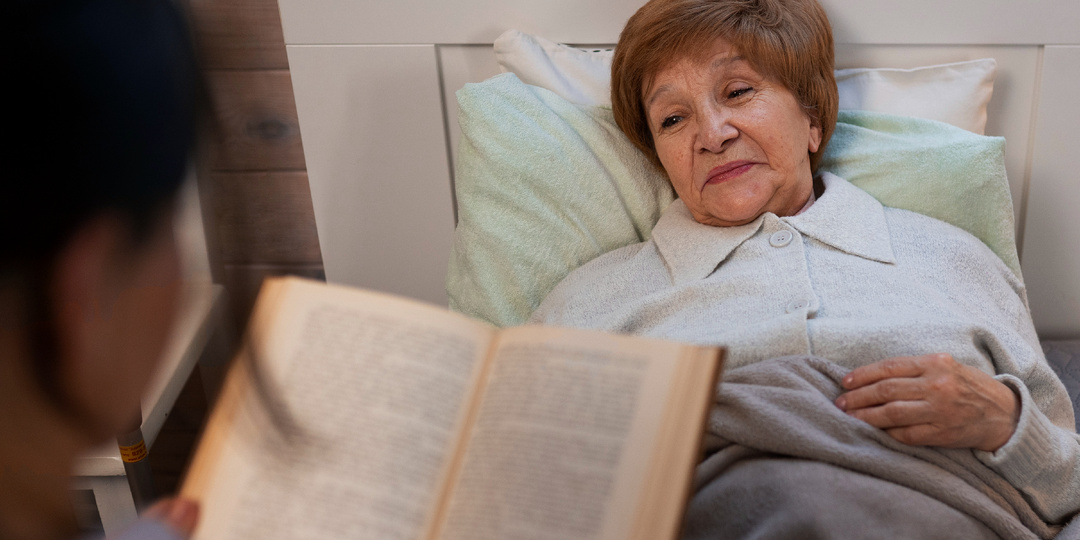 Что выбрать: сиделку или пансионат для пожилых?