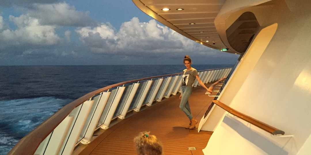 Как же давно мы не отдыхали, вдруг подумалось мне) А не рвануть ли нам в круиз..🚢