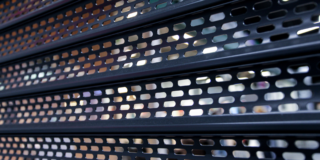 Как защитить окна, но не жить как в бункере