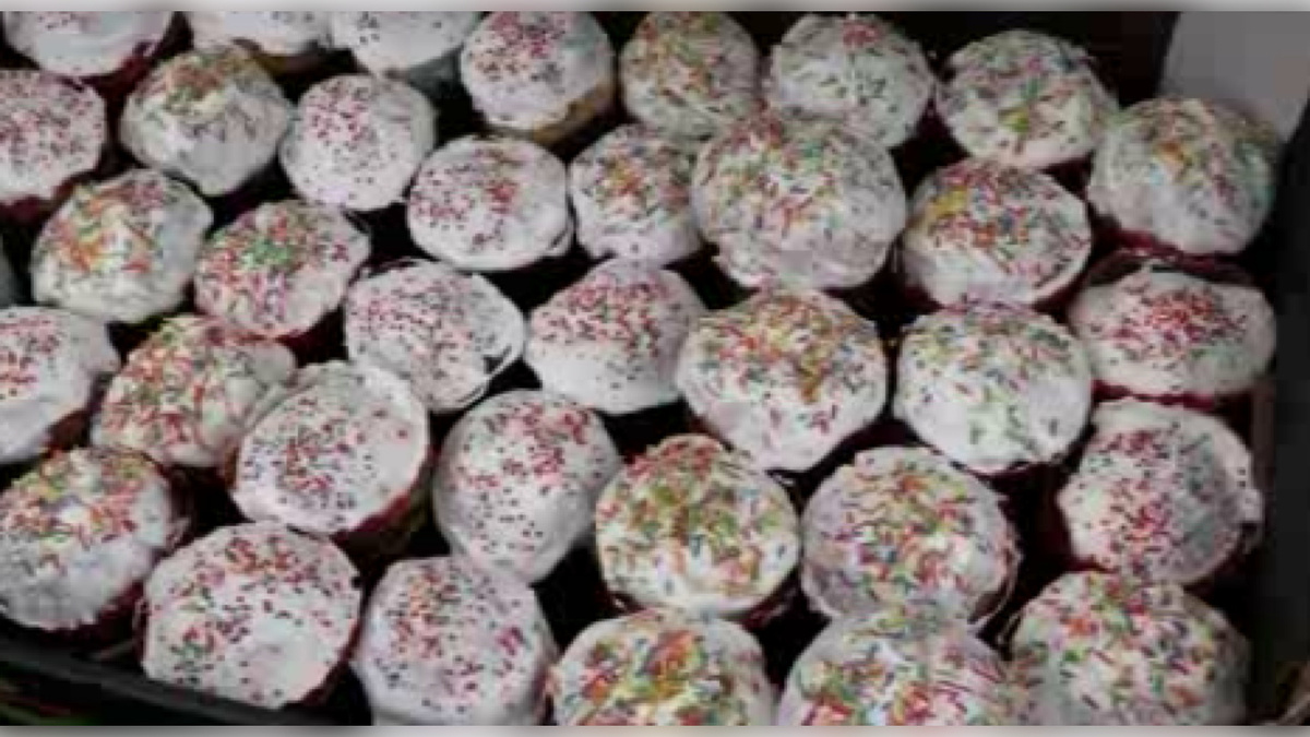    В Курске 1300 куличей раздали волонтеры Домика Добрых Дел нуждающимся в праздник Пасхи