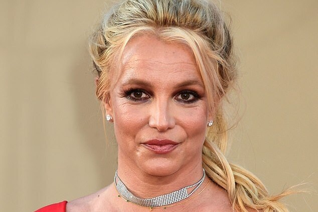     «Дошла до самого дна»: Бритни Спирс легла в рехаб после задержания за вождение в нетрезвом виде