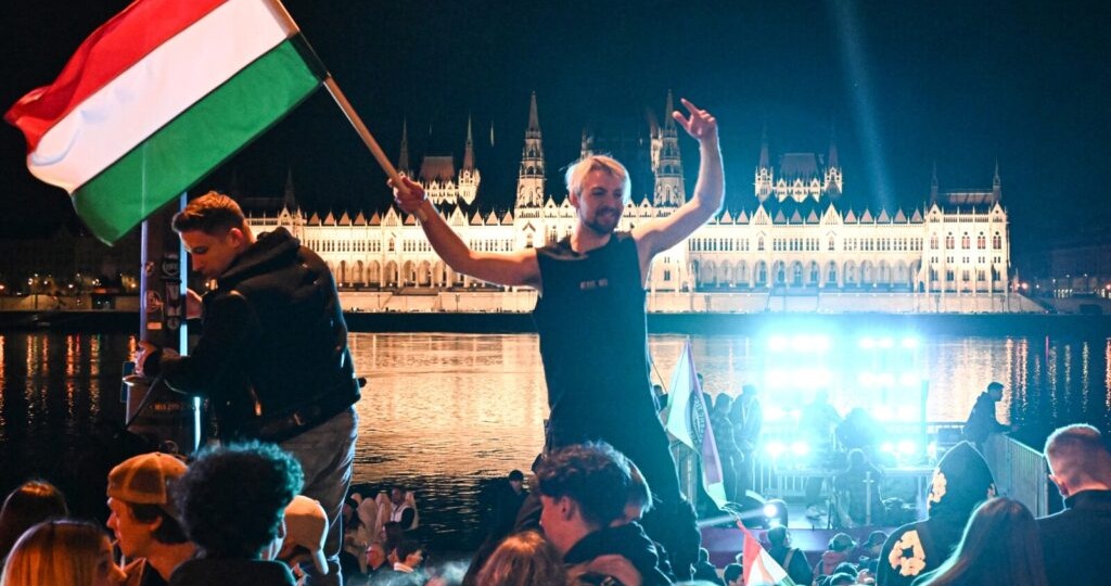 Акции и форинт растут после поражения Орбана