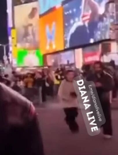 (Кадр из видео) Друг иноагента Галкина с сыном юмориста Гарри