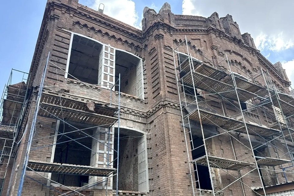    В Мариуполе восстанавливают Центр профессионально-технического образования. Фото: Единый заказчик