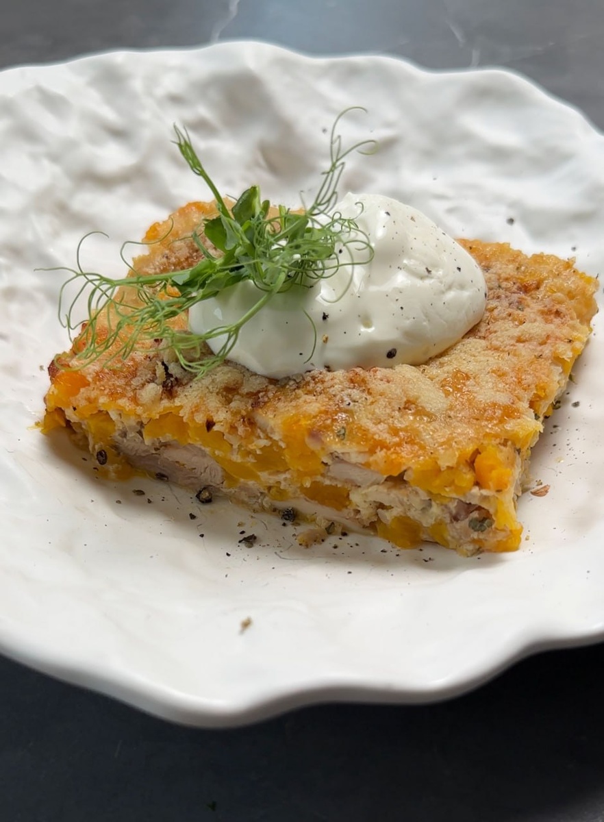 Ужин. Тыквенная запеканка с куриными бедрами. 