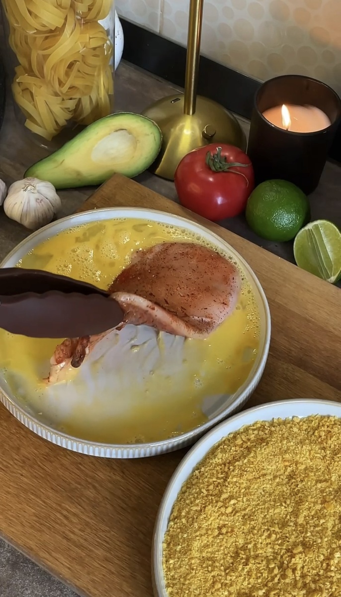 Этап 2: Обжарьте до готовсноти филе и поставьте варить спагетти