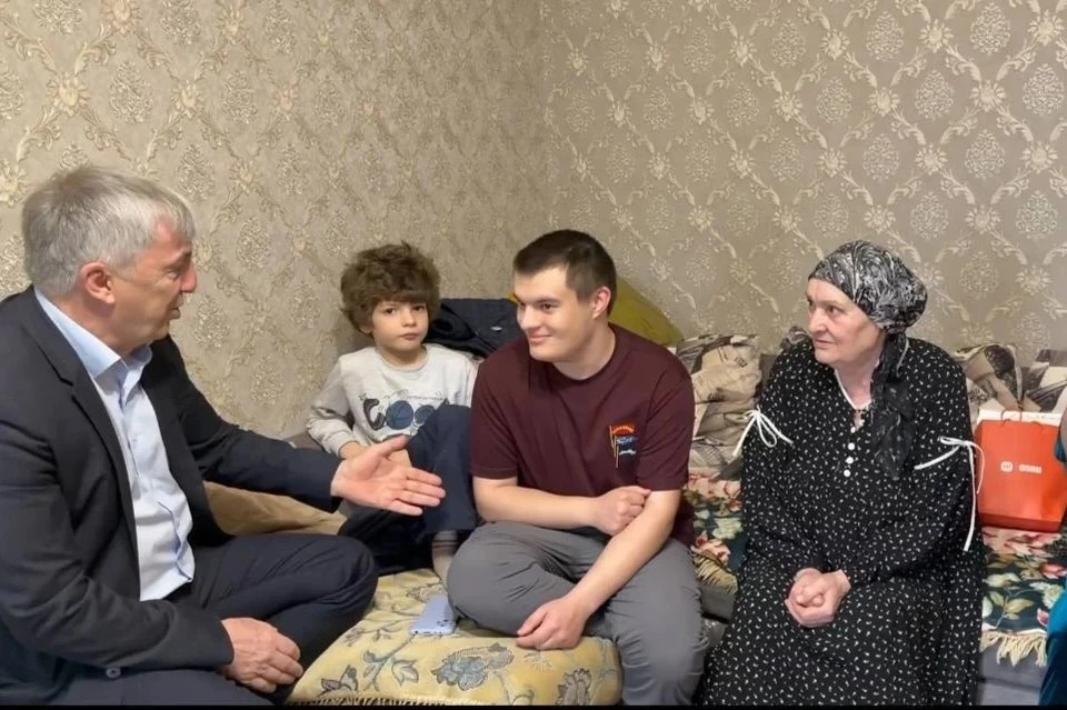 Парень отметил, что просто не смог пройти мимо. Фото: стоп-кадр видео Хизри Абакарова
