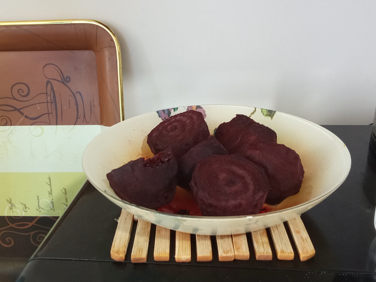 Печёная свекла в микроволновке.