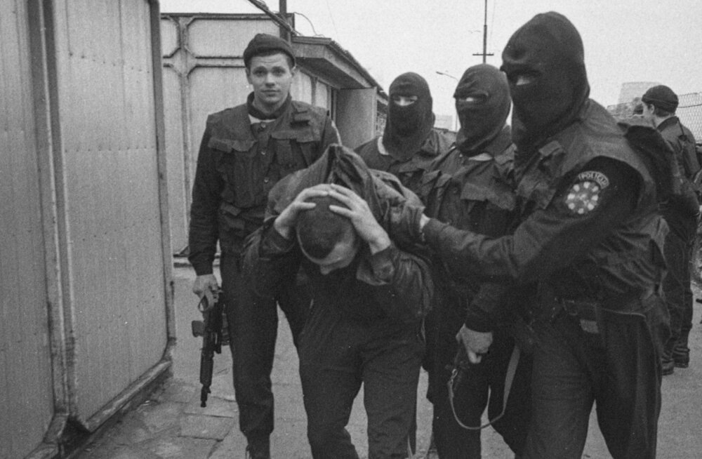 Задержание членов ОПГ, 90-е. Источник: https://clck.su/qVrNX