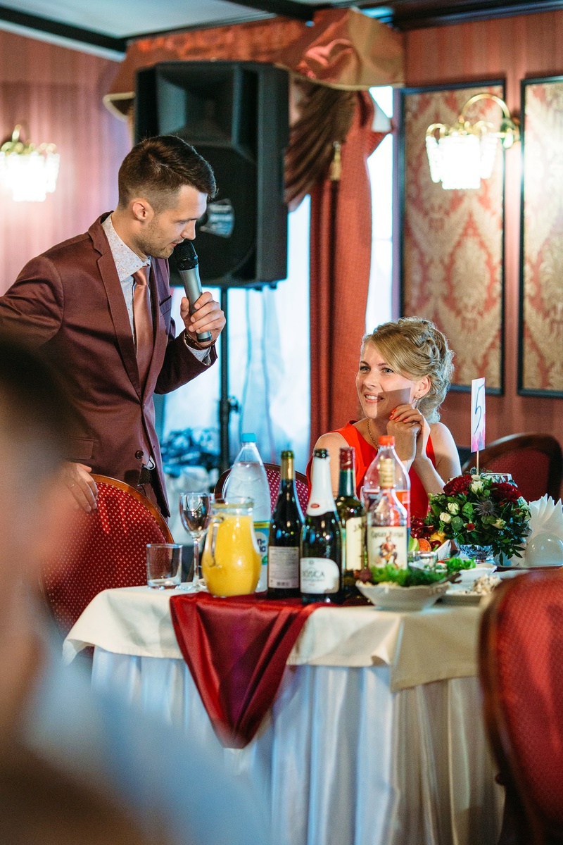 Ведущий на свадьбу