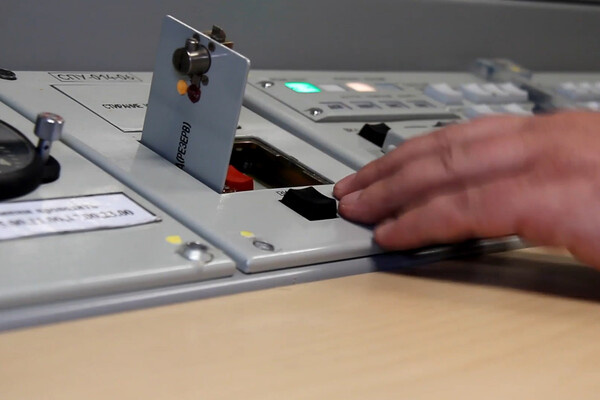 Работа расчета ракетных войск стратегического назначения РФ перед запуском межконтинентальной баллистической ракеты (МБР) РС-24 «Ярс» / Пресс-служба Минобороны РФ   📷