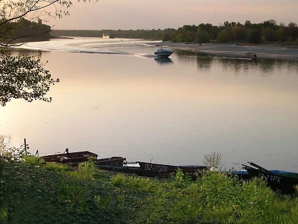 Река Дон в районе г. Семикаракорск.