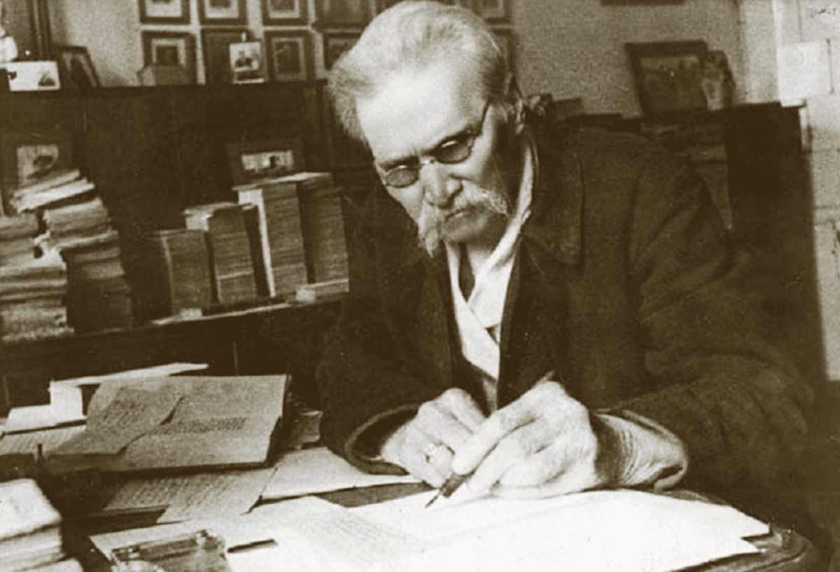 Историк Дмитрий Яворницкий,