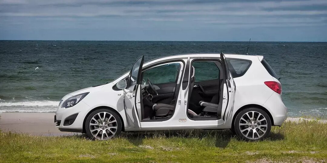 Названы 7 недостатков минивэна Opel Meriva