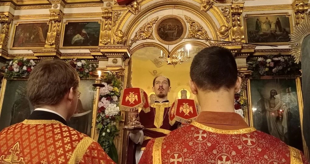 От Пасхи до Троицы.