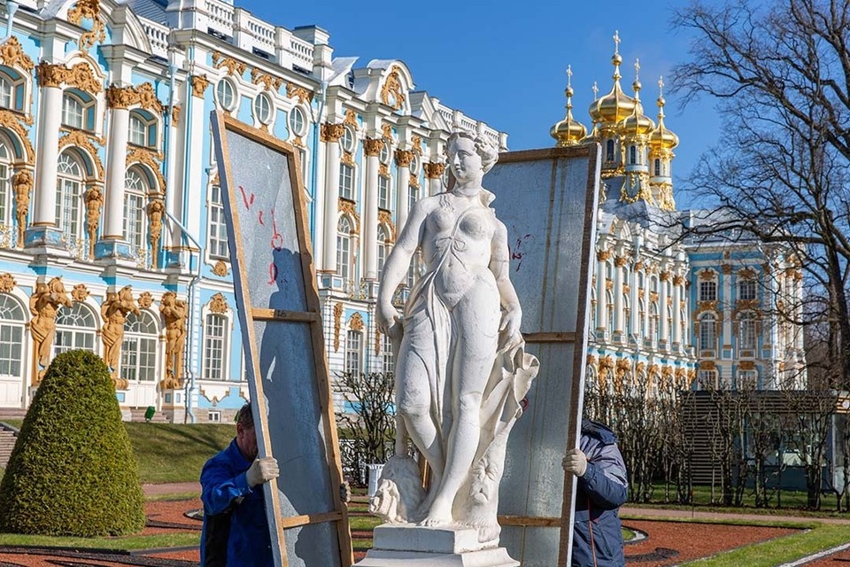    Многие статуи выполнены из мрамора и бронзы. Фото: «Царское Село»