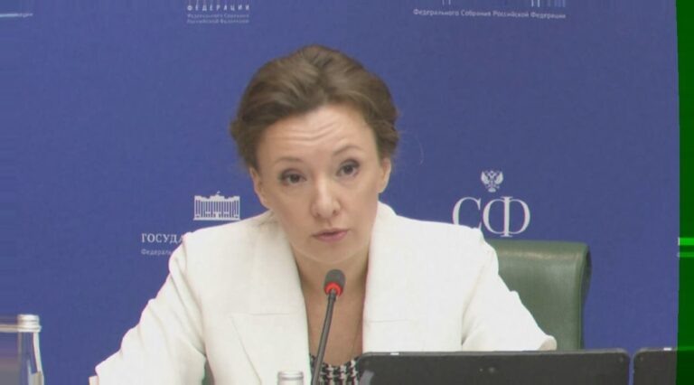    Иллюстрация к материалу: ИИ и дети: зампред Госдумы о рисках и необходимости правил