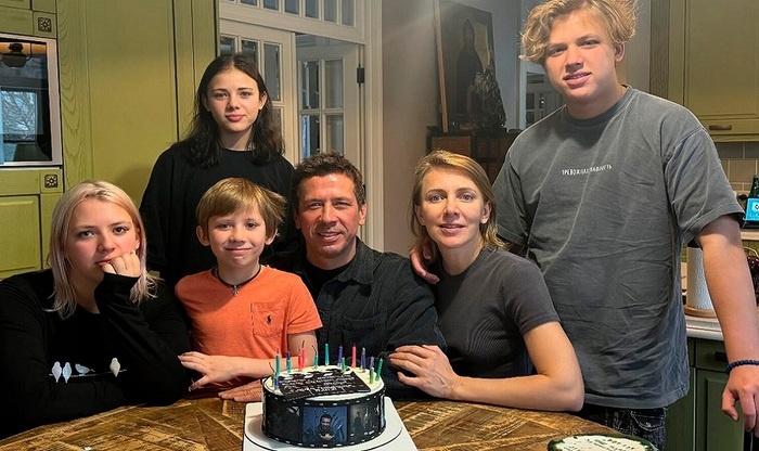    Развод Мерзликина - фиктивный?