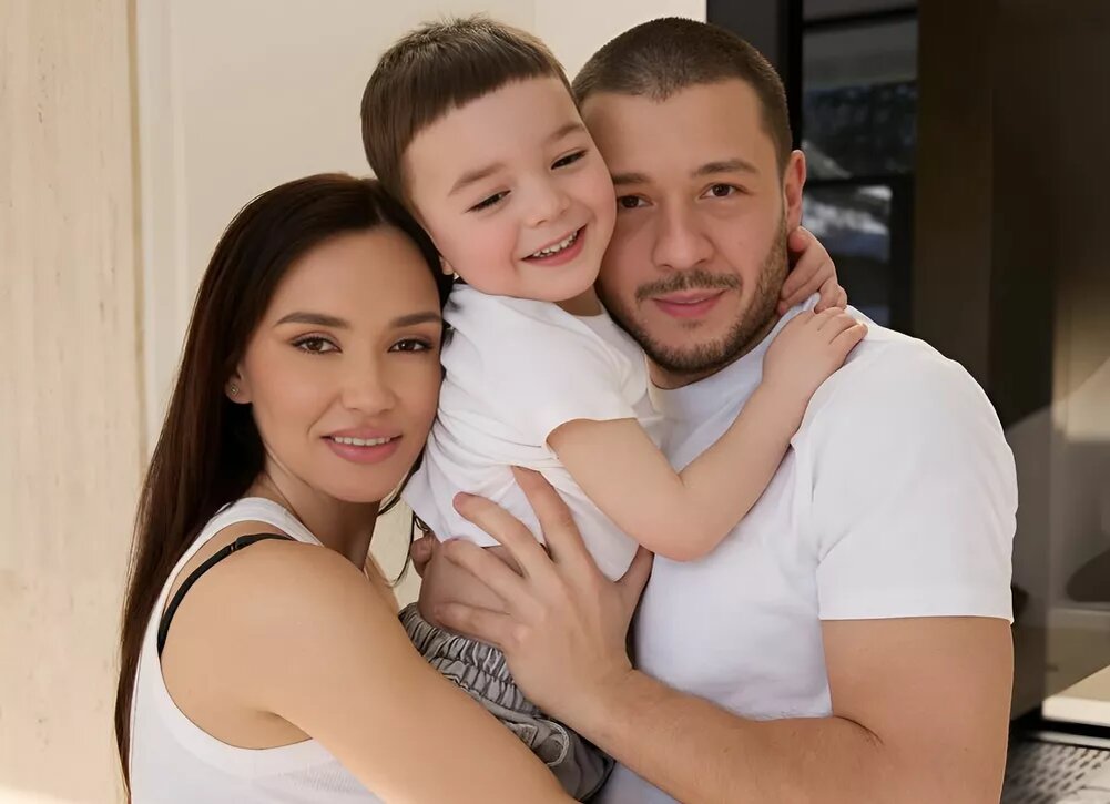    Ольга Серябкина выложила фото с семьей по особому случаю