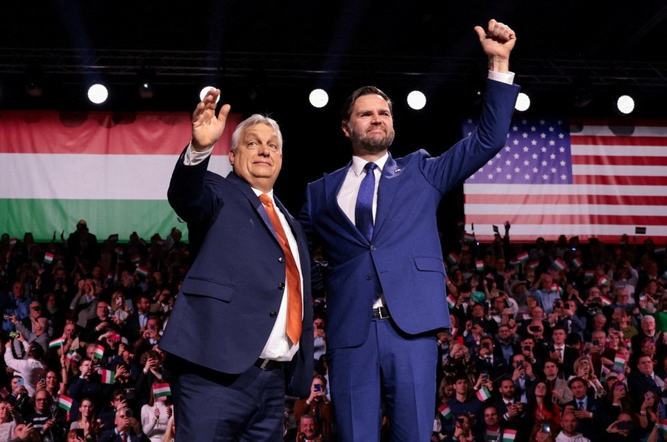    Mедвежьей услугой оказался визит вице-президента США Вэнса в Будапешт для поддержки Орбана REUTERS