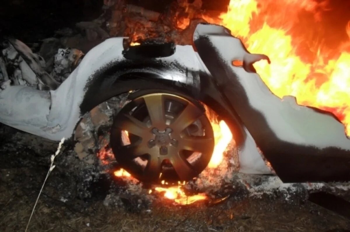    Эксперты рассказали, как выбраться из горящей машины