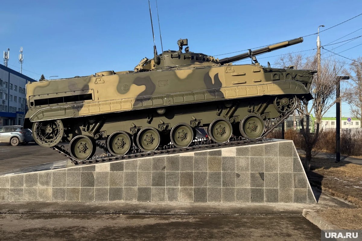     На памятнике БМП-3 в Кургане появится фигура танкиста