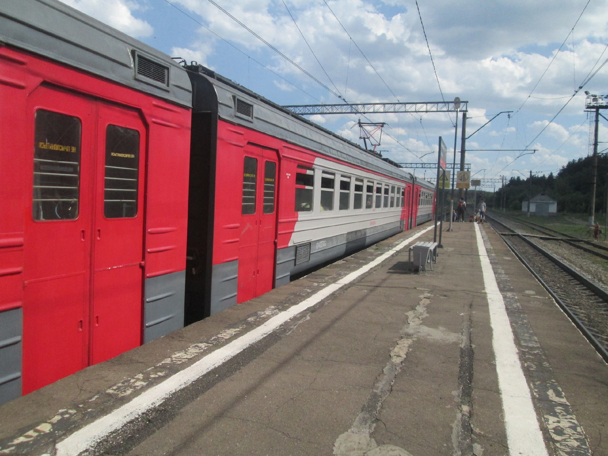 "Демиховский монстр" © у платформы ст. Ильинский Погост.