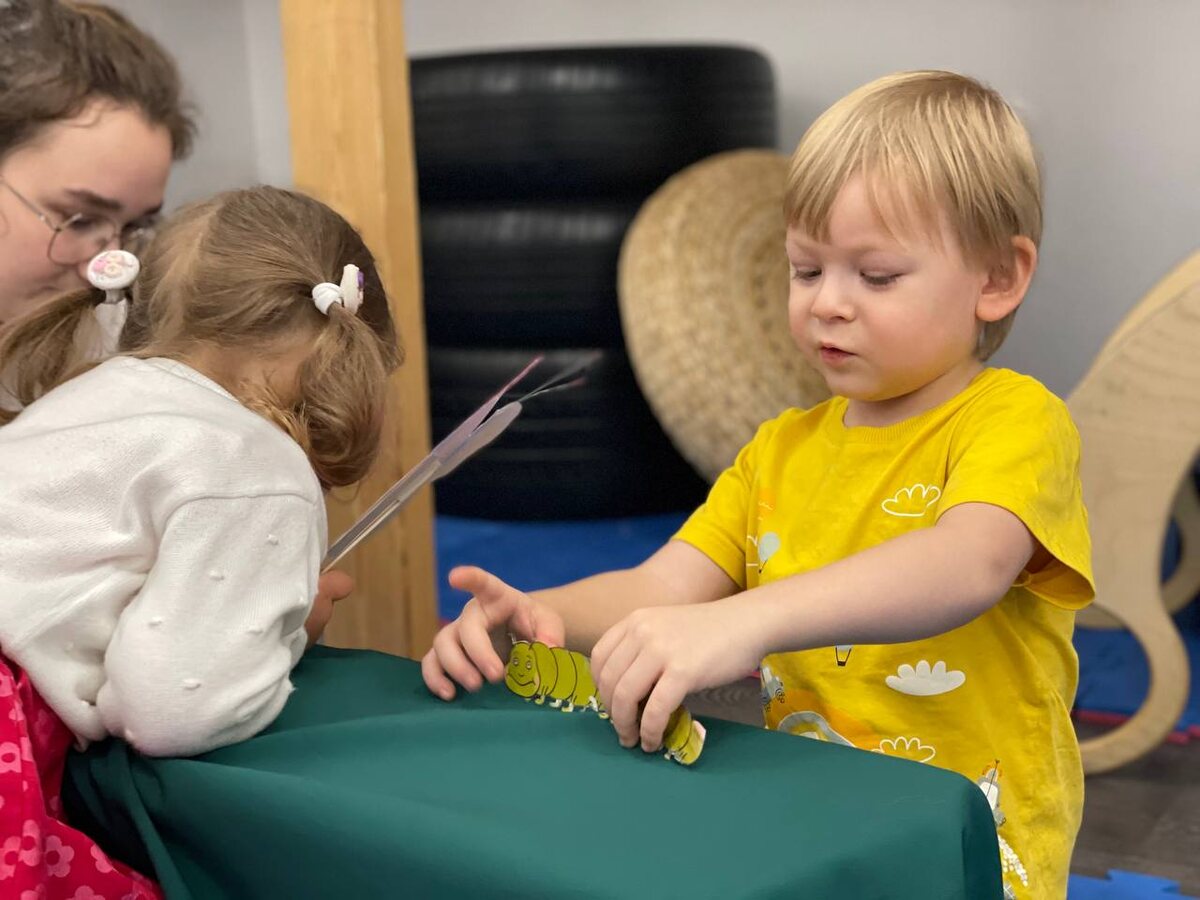 Занятие в группе 2-3 года "Лисята"