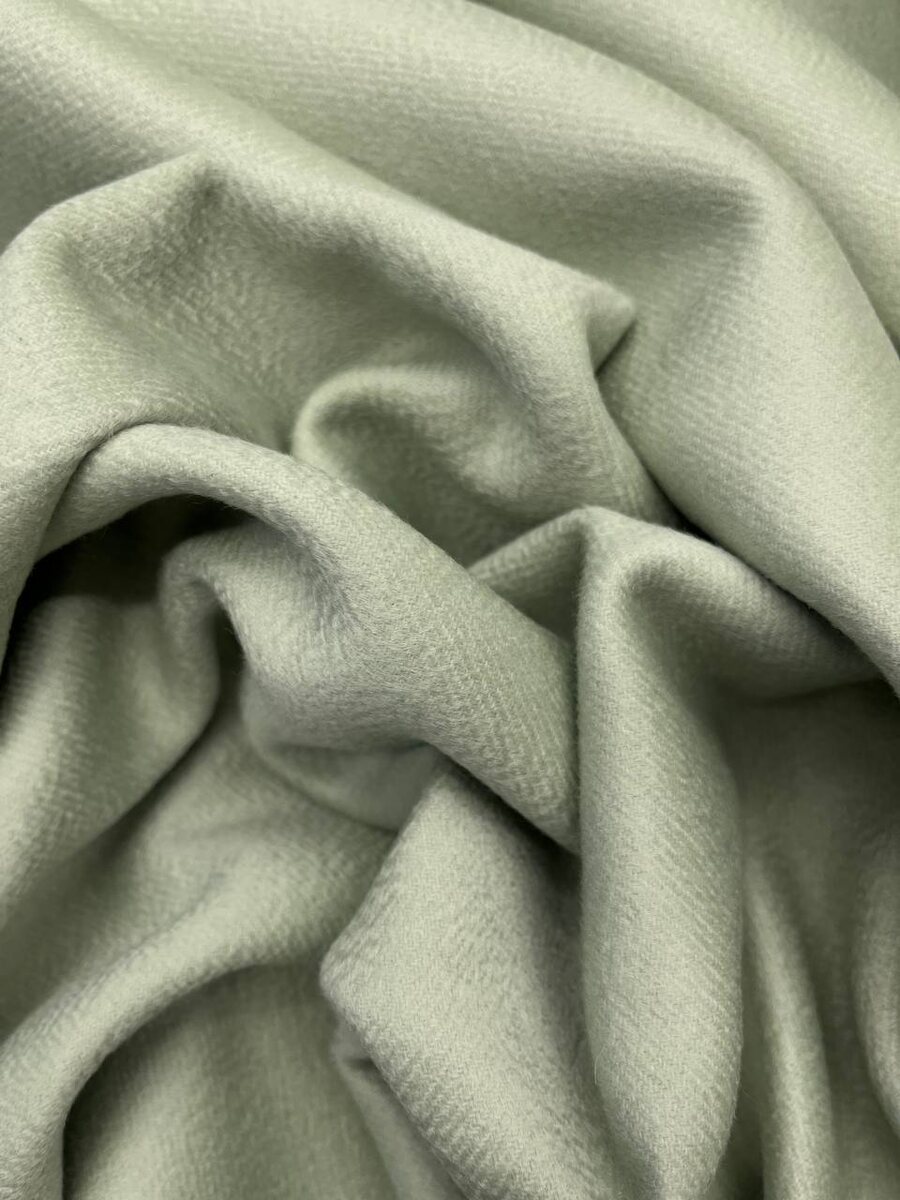 В наличии всего 2,2м

Состав: кашемир 100%
Ширина: 150 см
Арт.: 1700255
Цена: 21900₽/м