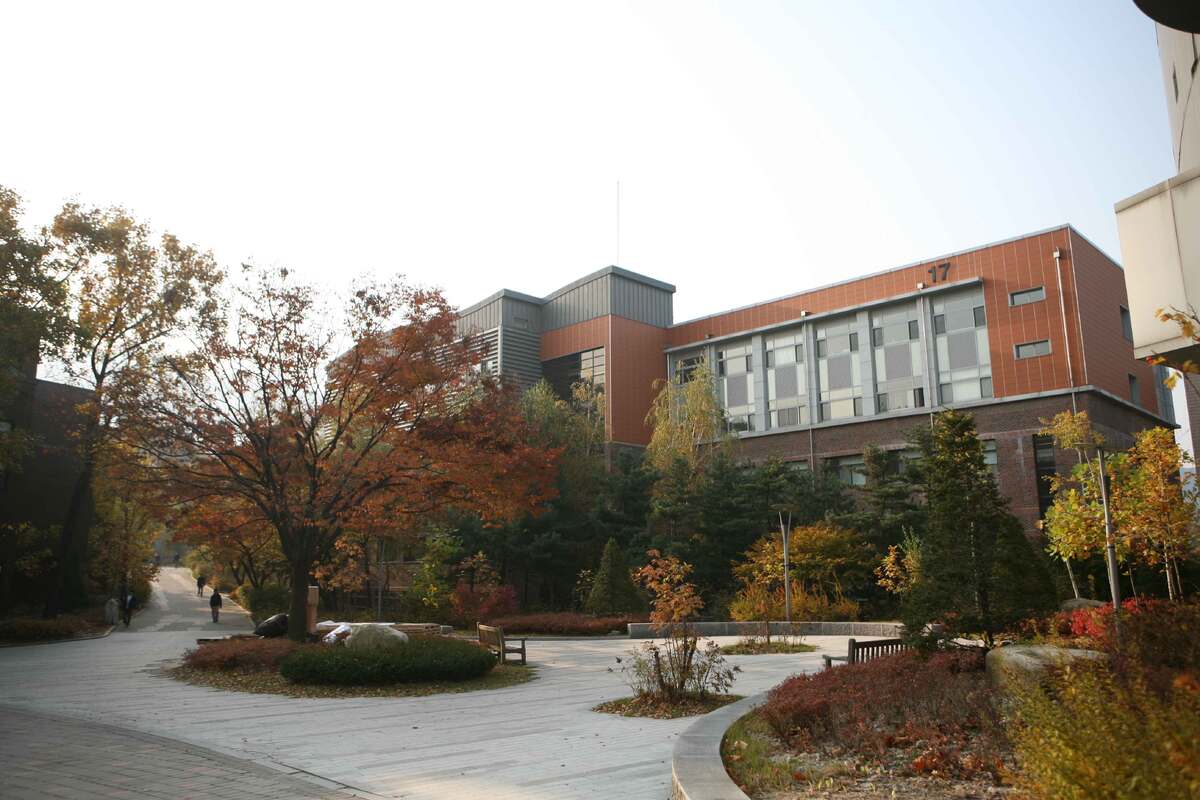     Сеульский национальный университет (SNU)