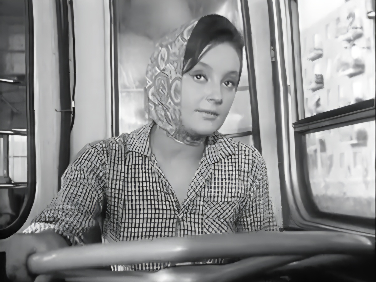 Кадр из к/ф «Первый троллейбус» (1963)