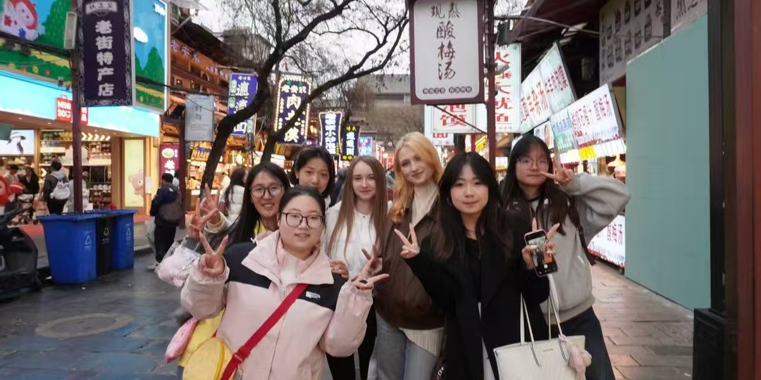 Язык, практика, Китай: студенты СГУ проходят стажировку за рубежом