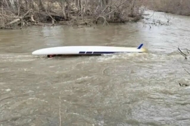   Перевернувшийся сапборд. Фото: Госкомитет РБ по ЧС