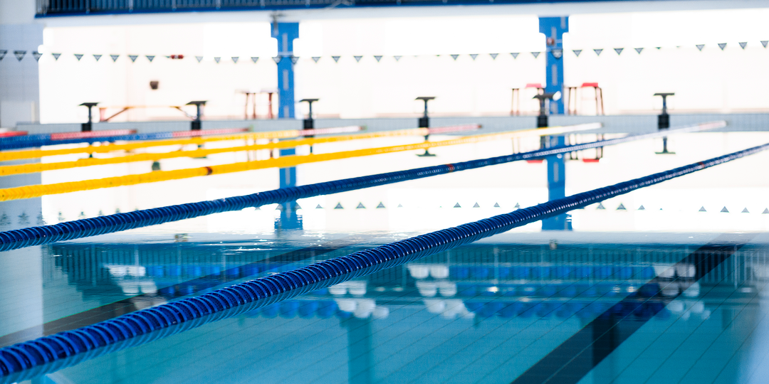 Вентиляция в бассейне: как избежать запаха хлора и жалоб клиентов