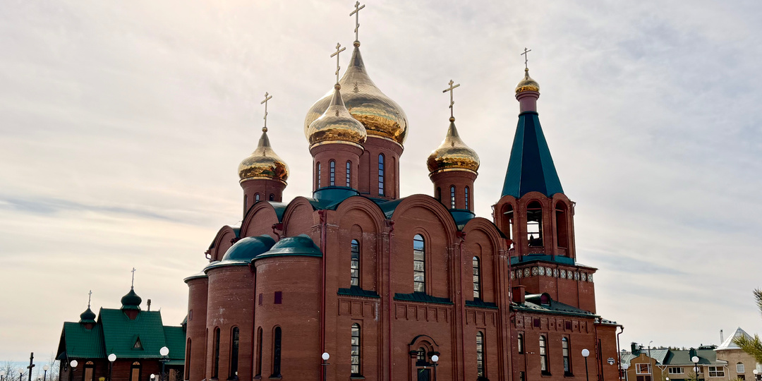 Храм Новомучеников Коми в Ухте преобразился к Пасхальному богослужению