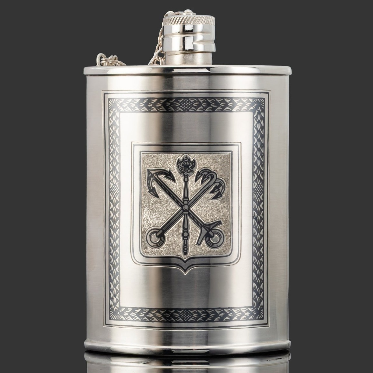 Фляжка, серебро 925 пробы, чернение, золочение, Российская Федерация, 2025 г.